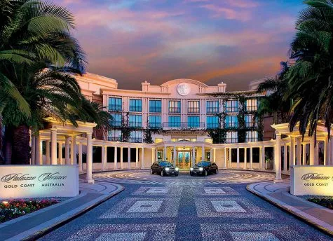 Khách sạn Versace Palazzo tại Gold Coast, Úc.