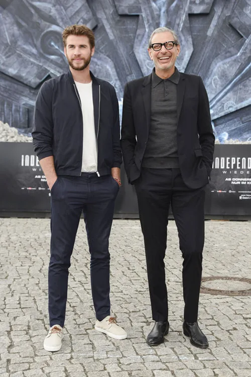 phong cach thoi trang Liam Hemsworth - bomber 4 - elle man