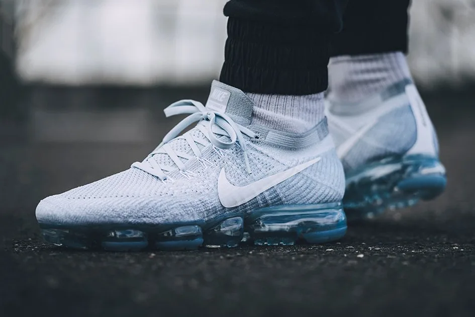 giay the thao cong nghe knit - Nike Air Vapormax Flyknit iD - elle man 1