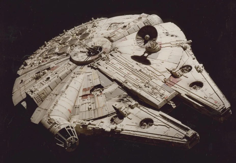 Chiếc Millennium Falcon huyền thoại.