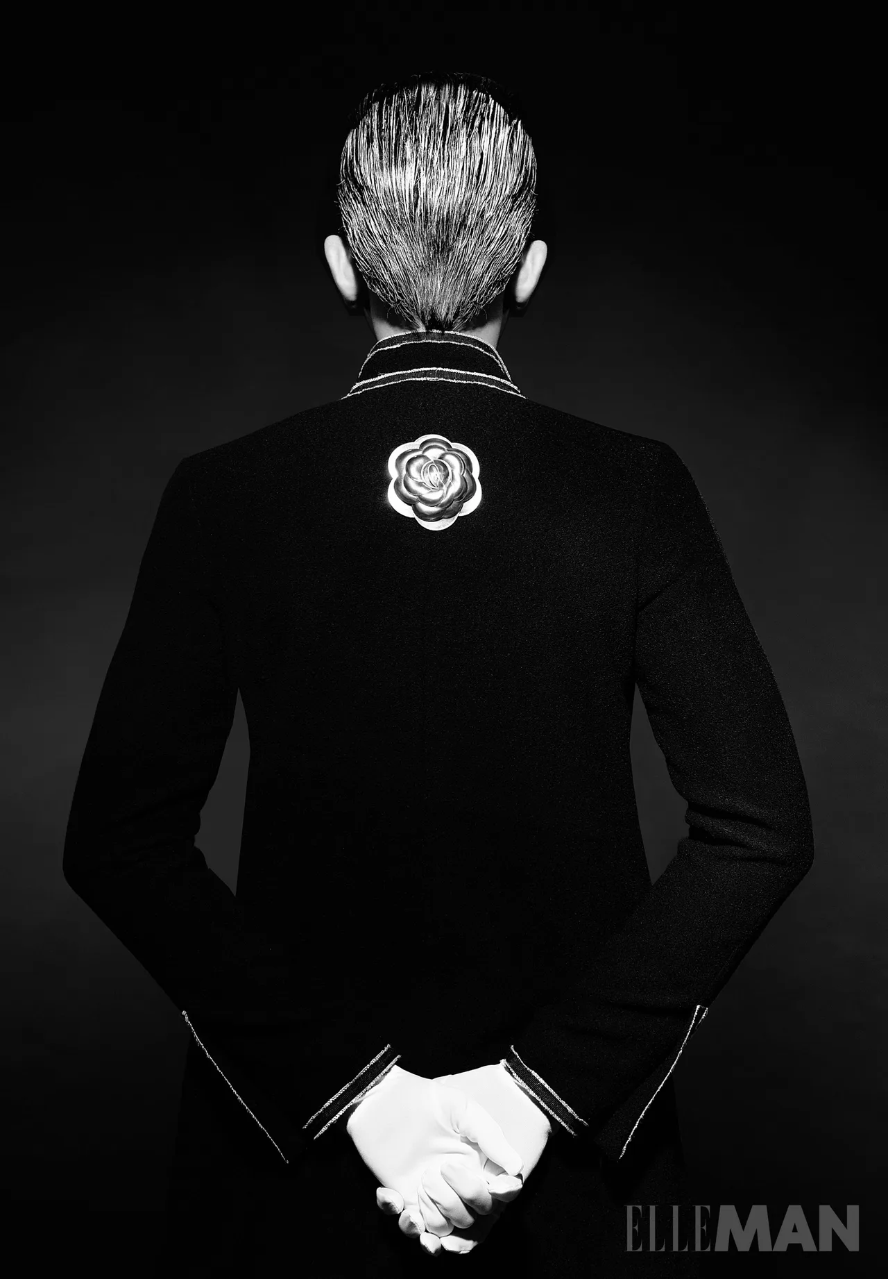 Người mẫu Võ Cảnh mặc áo Chanel Người mẫu Võ Cảnh mặc áo Chanel