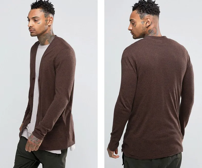 Áo khoác cardigan màu nâu đậm của Asos.
