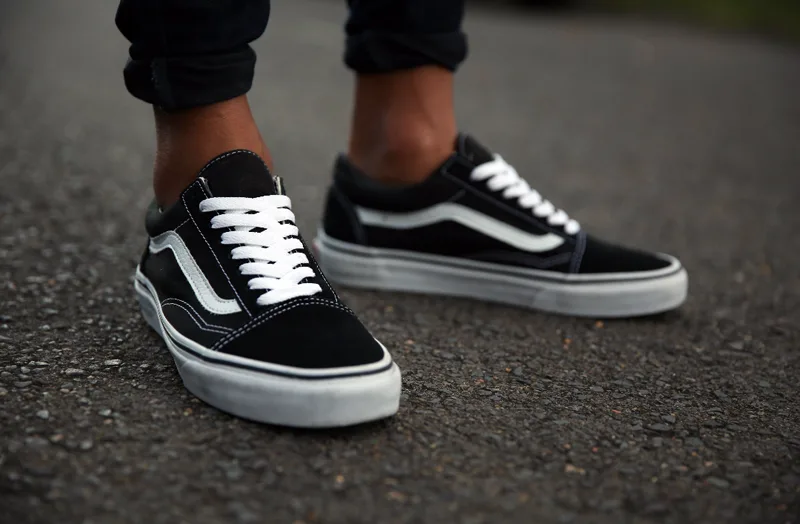 Giày sneaker nam Vans Old Skool.