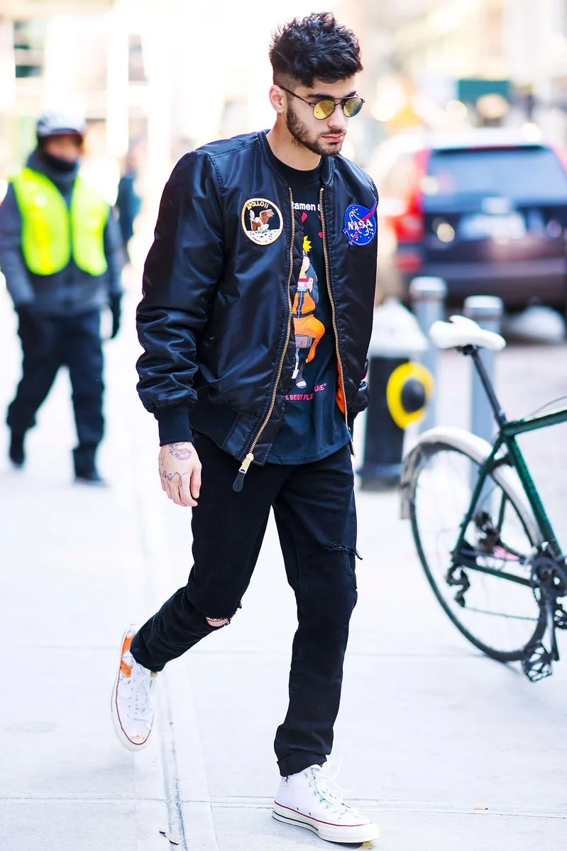 zayn-malik diện satin bomber jacket