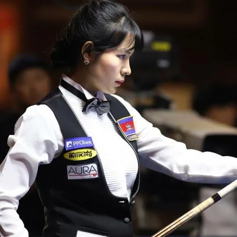 cơ thủ bida-Srong Pheavy thi đấu
