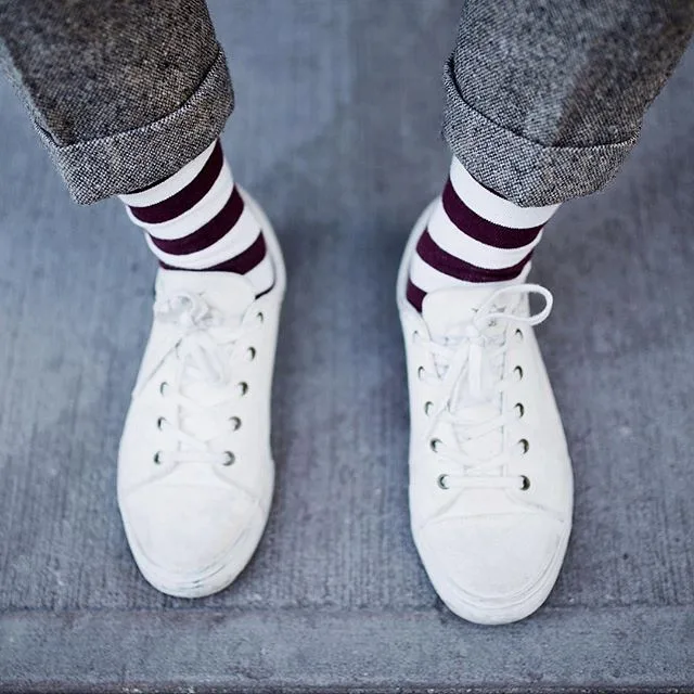 Sneaker trắng khá linh hoạt khi mix and match với phong cách của Steven Cách phối đồ đẹp của các "ông thần thời trang" trên Instagram
