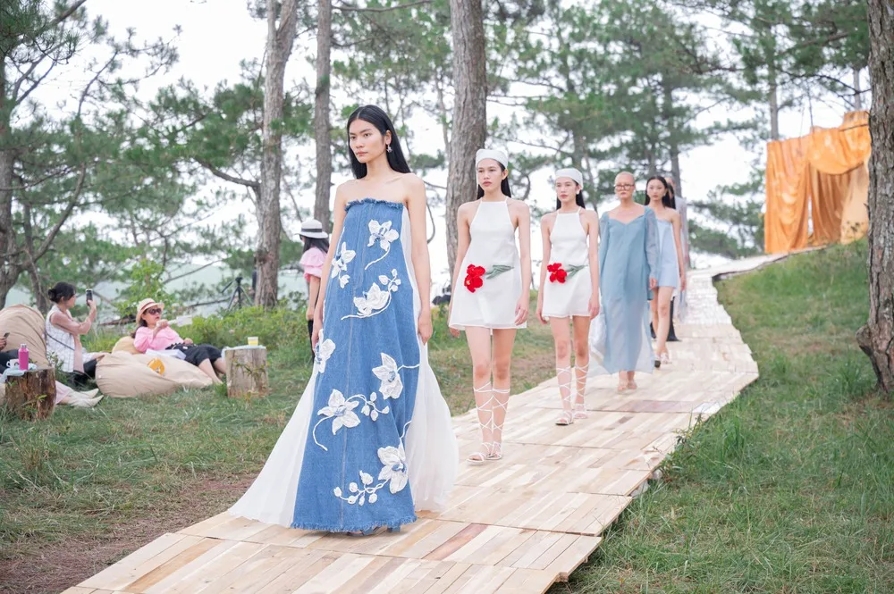 elle fashion show 2023