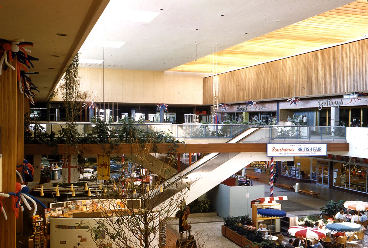 shopping mall