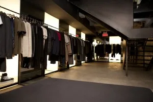 Shop thời trang berdorf goodman, New York, Mỹ Shop thời trang nam Ssense tại Montreal, Canada