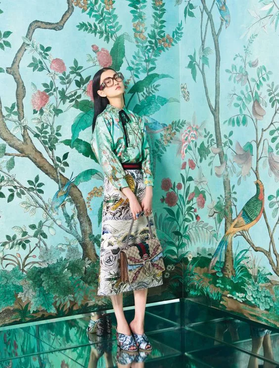 Những họa tiết hoa láy chim thú với gam màu trang nhã thanh lịch của Gucci được nhiều khách hàng yêu thích. Ảnh: Gucci