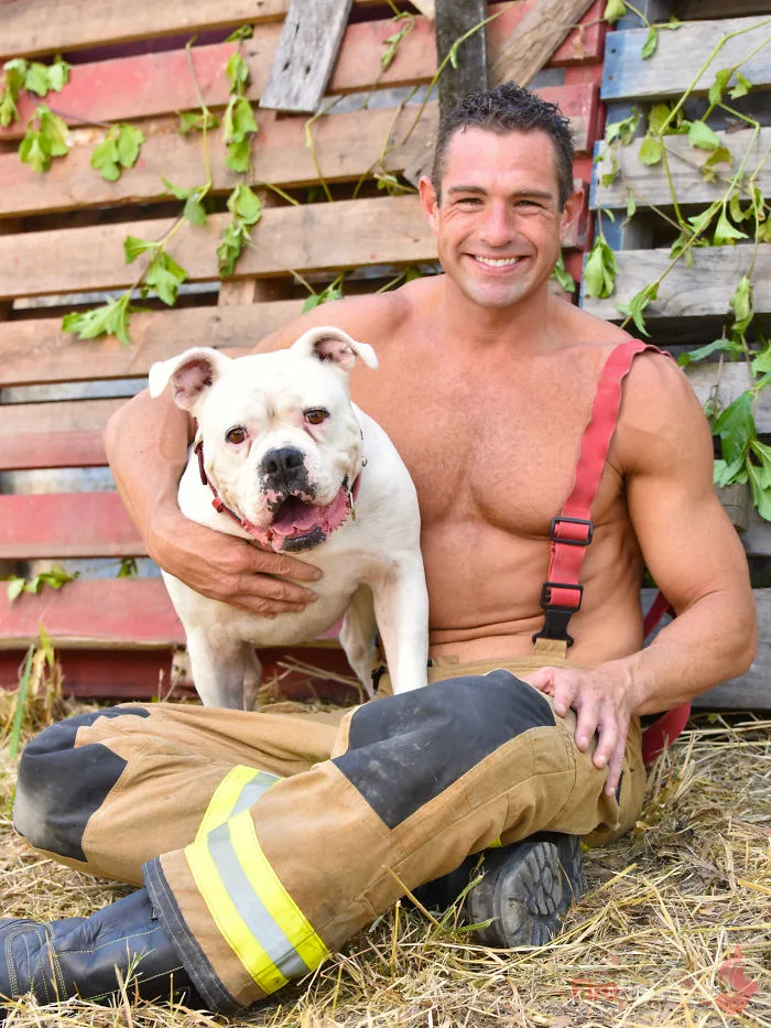linh cuu hoa - australian firefighter calender 2019 - elle man 30