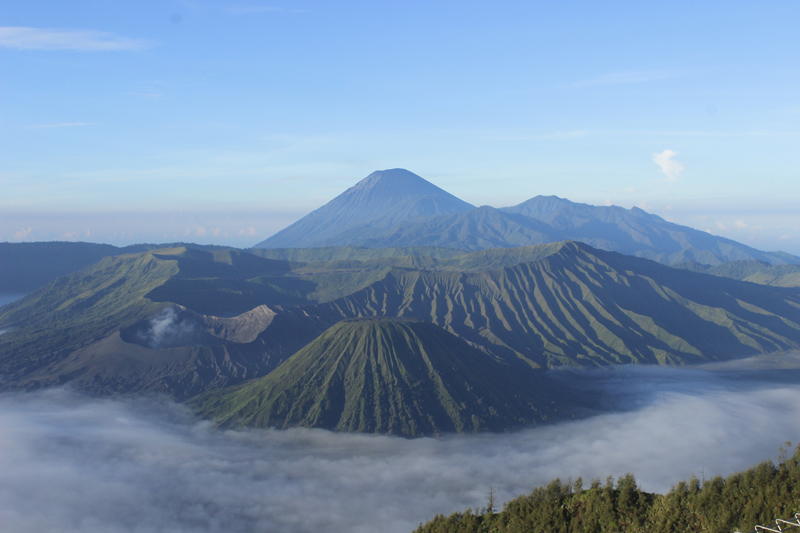 du lịch châu Á - Indonesia Bromo 2 - elle man