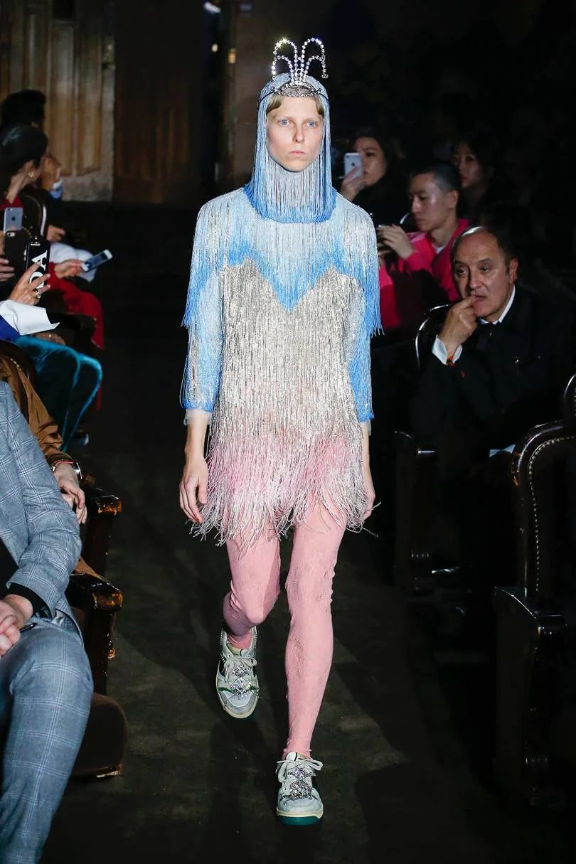 Gucci hiện lên đầy tính nghệ thuật, mới mẻ và táo bạo. Ảnh: Vogue