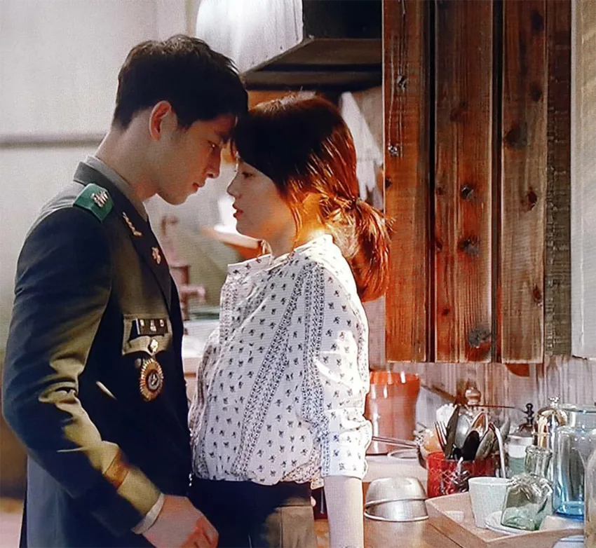 Song Joong Ki va Song Hye Kyo - elle vietnam 4