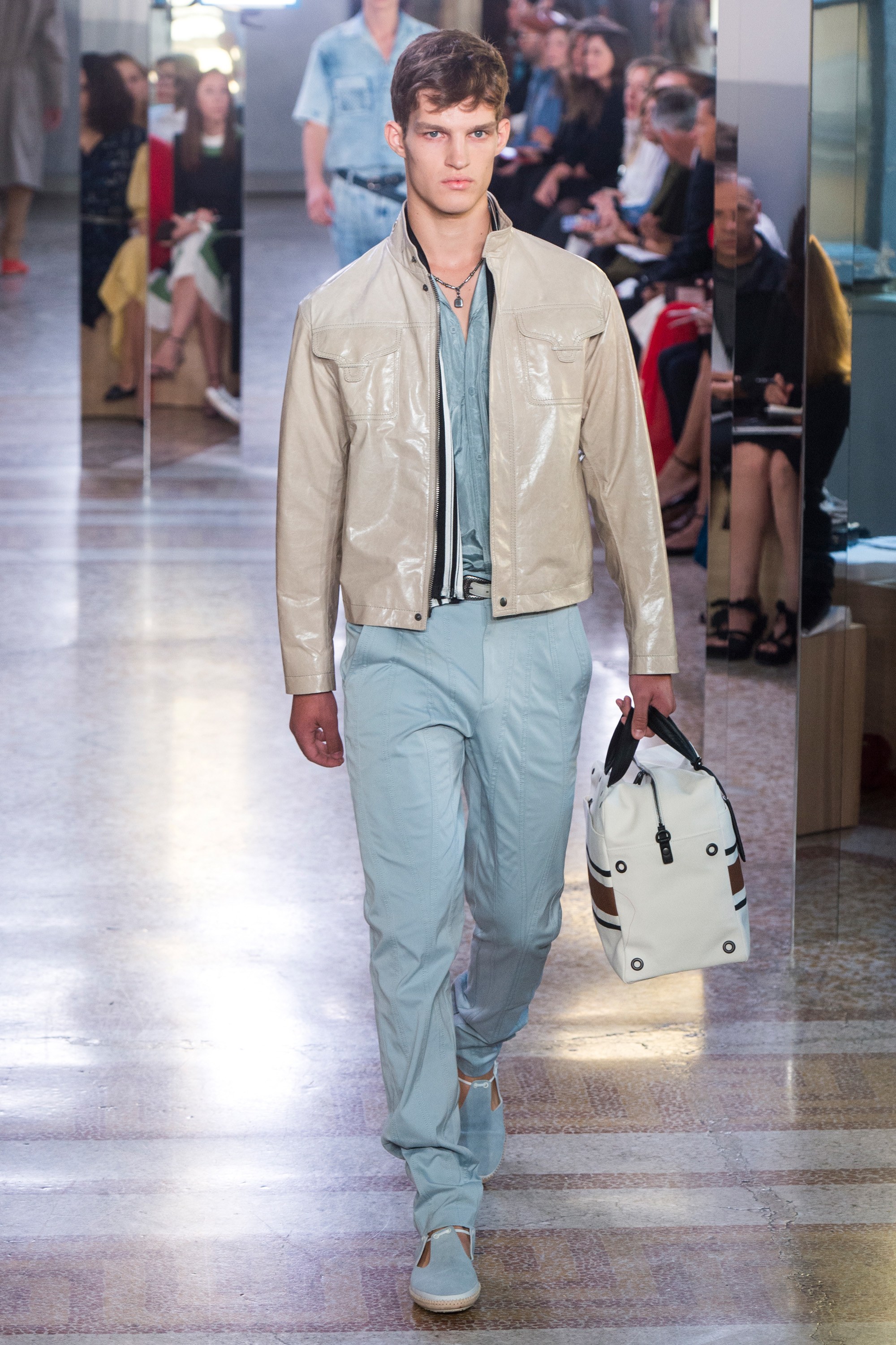 BST thời trang Xuân-Hè 2018 Bottega Veneta cú chuyển mình ngoạn mụcelleman1