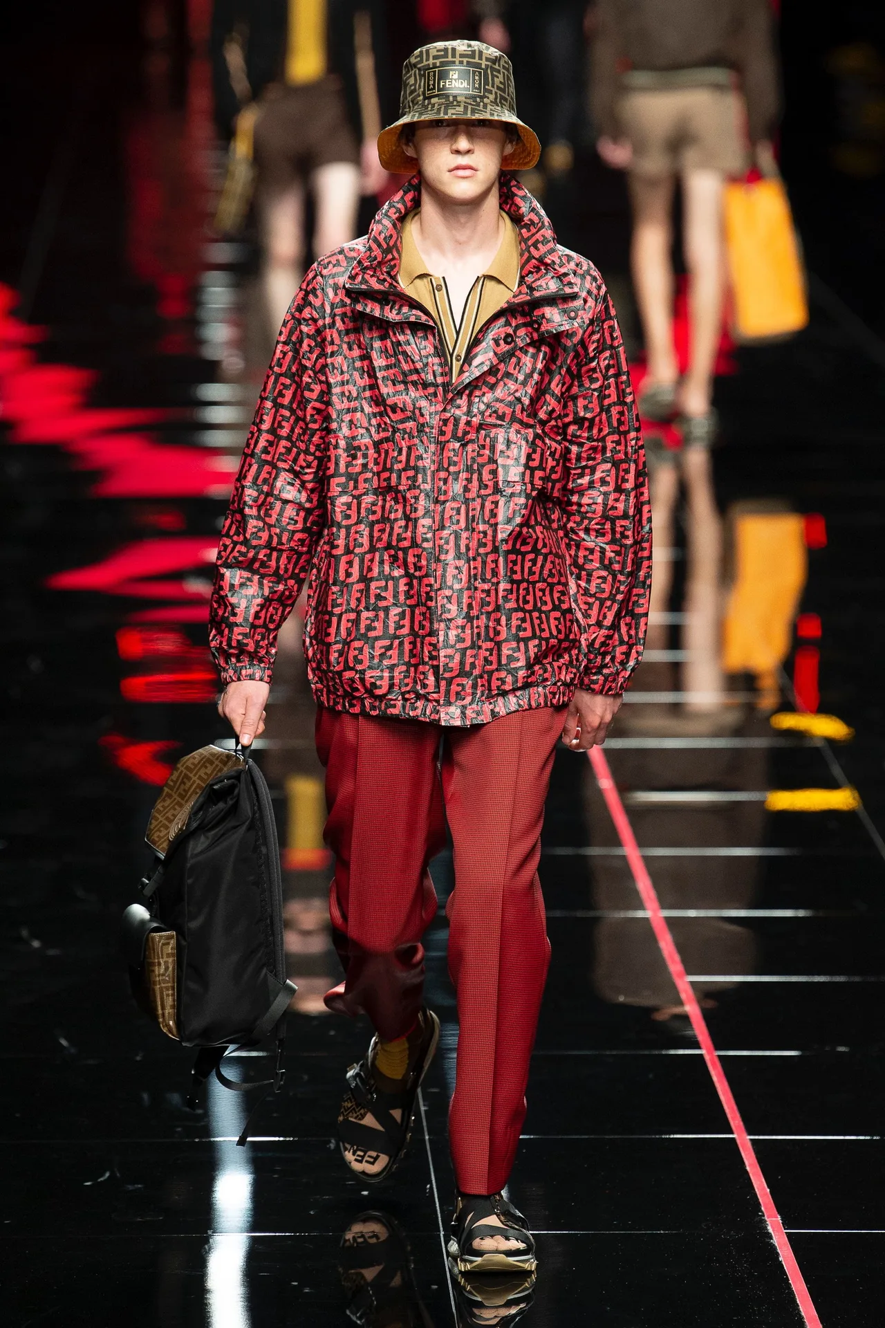 bo suu tap thoi trang - fendi - elle man 1