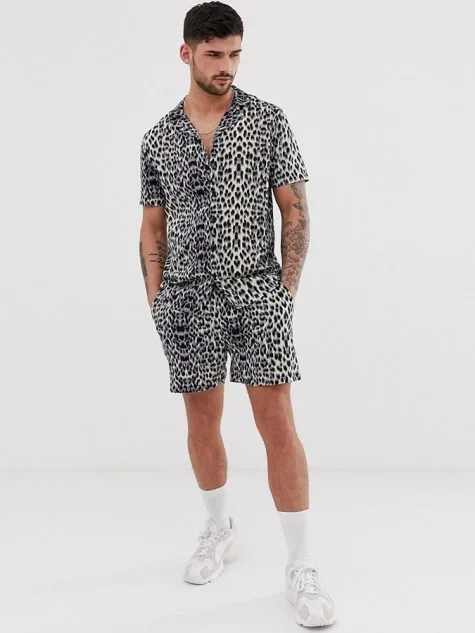 hoạ tiết da báo cho resortwear