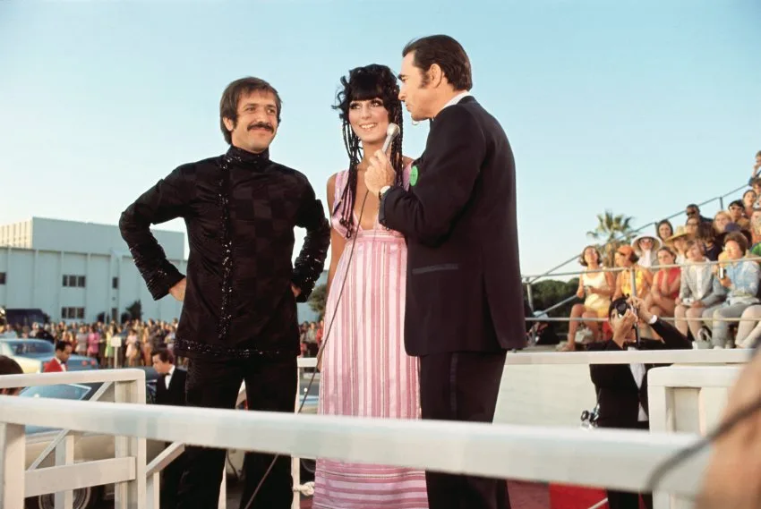 Thoi trang Oscar sao nam - Elleman Vietnam Thời trang Oscar - Sonny Bono 1968