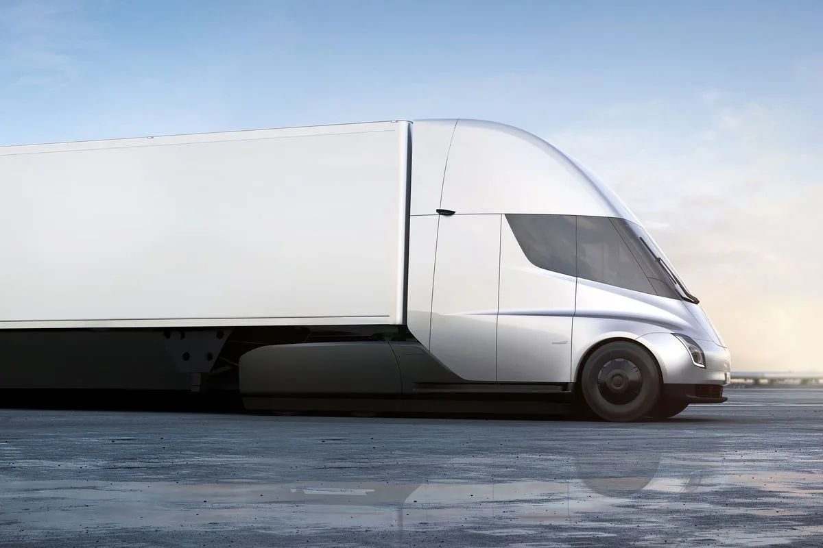 tesla semi - ELLE Man 1