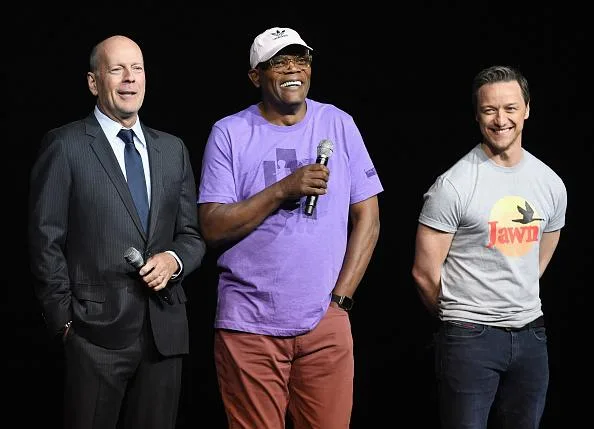 phim kinh di glass comic con - elle man