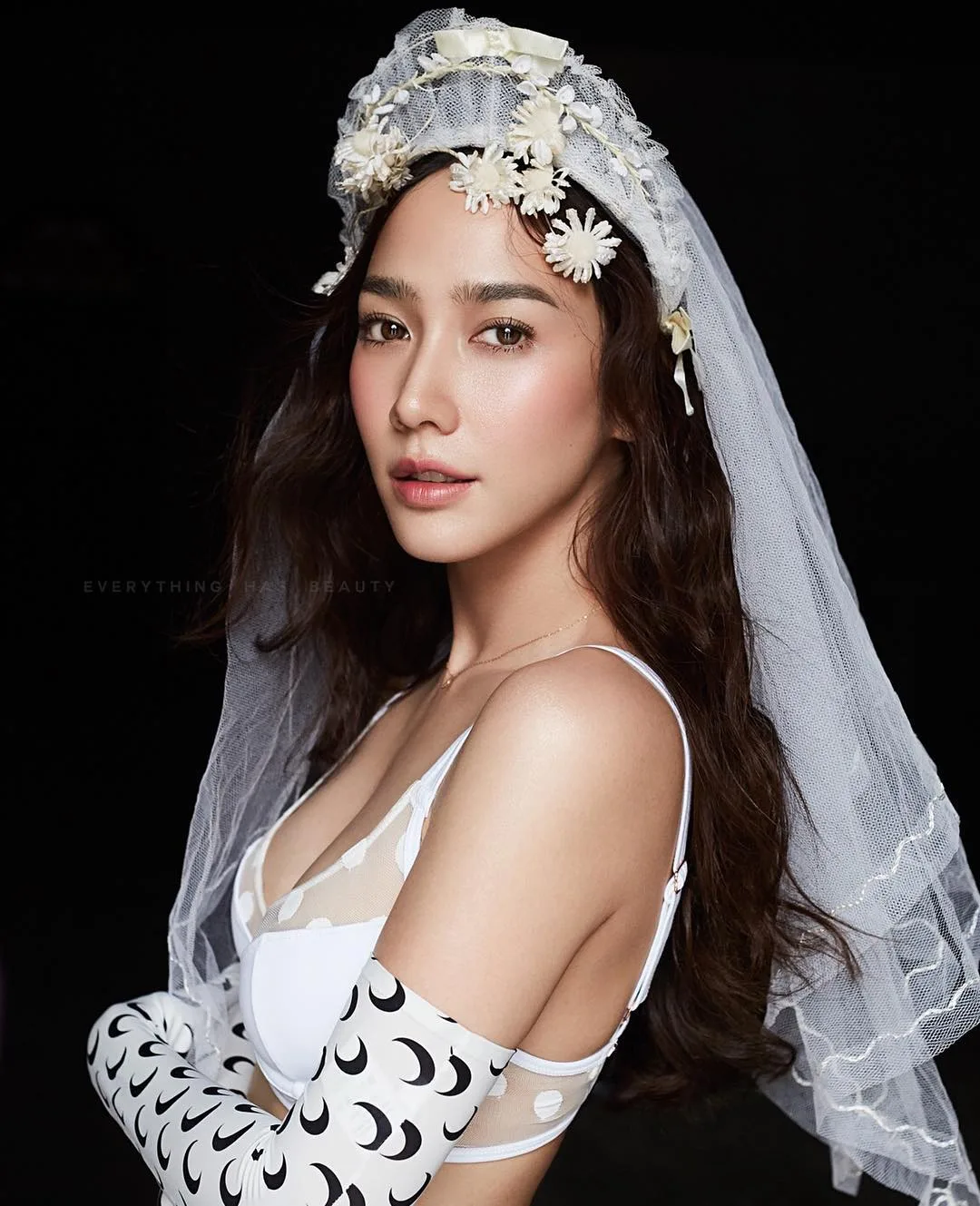 tai khoan instagram hot girl thai lan - Patcharapa Chaichua - elle man 1