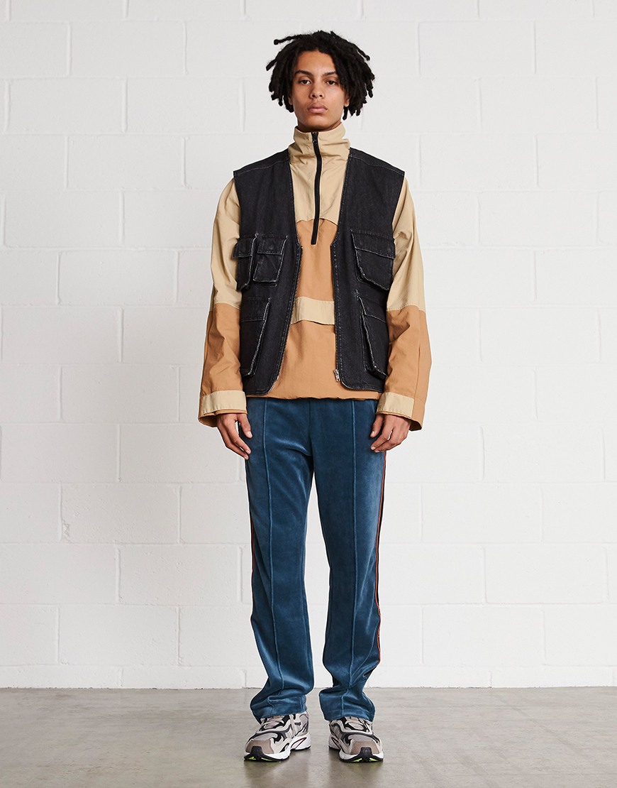 phối đồ nam theo phối đồ nam theo xu hướng thời trang tiện ích mẫu nam mặc áo sweater gilet đen