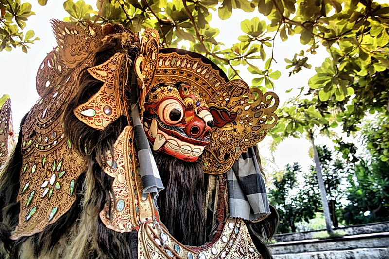 du lịch châu Á - Indonesia bali barongsai - elle man