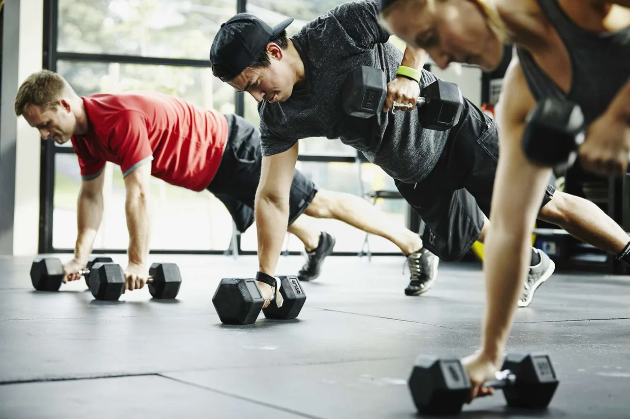 tập kháng lực với bài tập tạ đơn