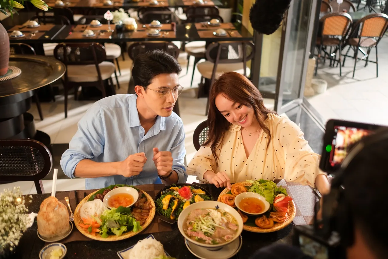 yêu nhầm bạn thân