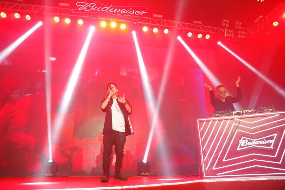 budweiser - elle man 8