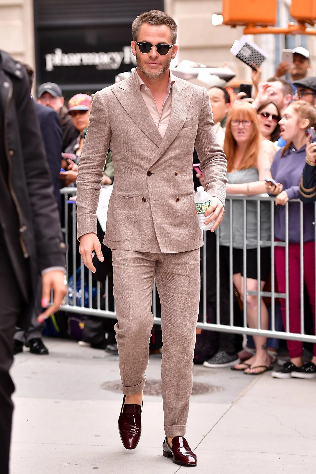 Phong cach thoi trang - Elle man 1 - Chris Pine