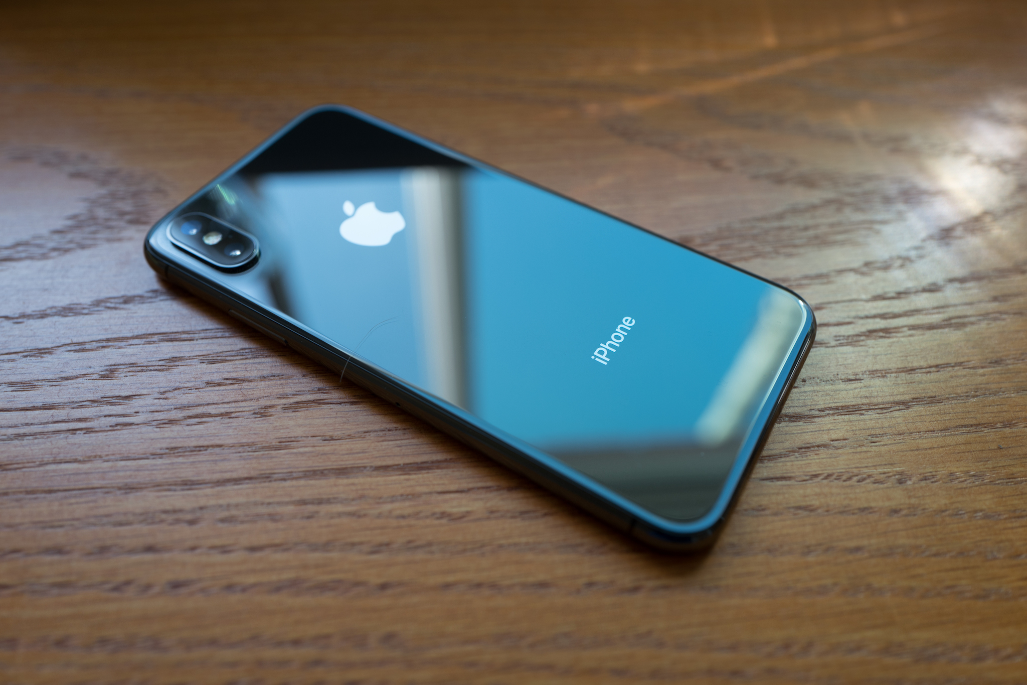 điện thoại iphone - source Beta News elle man 3