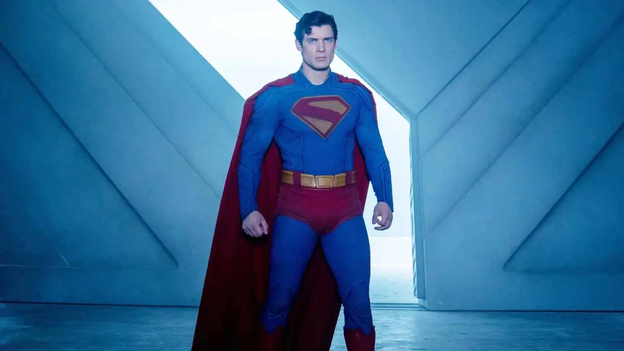 David Corenswet trong superman