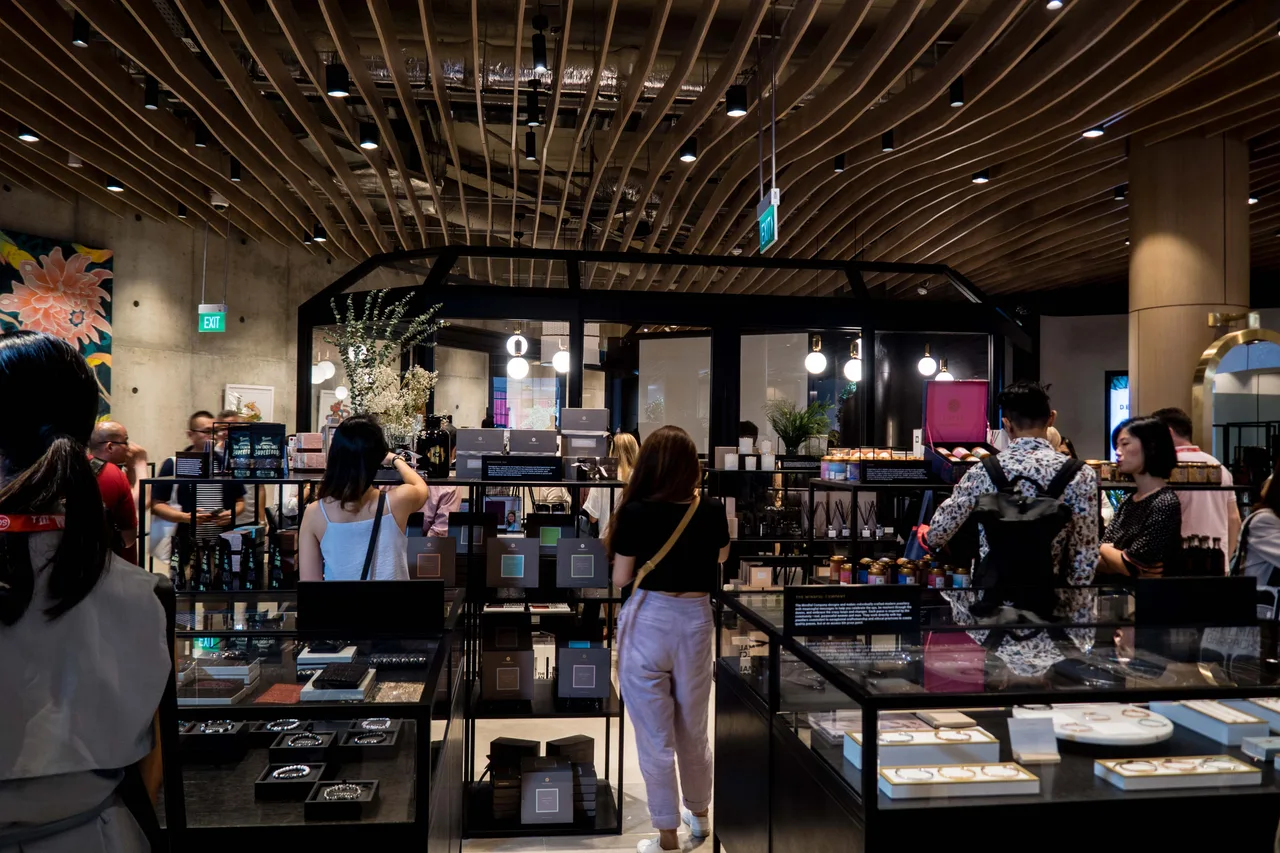 tuan-le-nghe-thuat-singapore-2019-elle-man-91