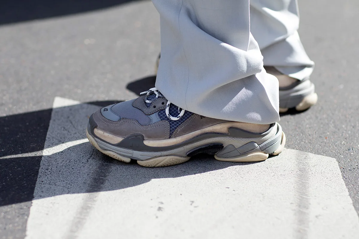 giay the thao - balenciaga triple s - elle man 3