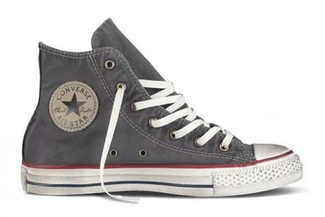 Giày vải Sneaker giúp bạn trở nên sành điệu