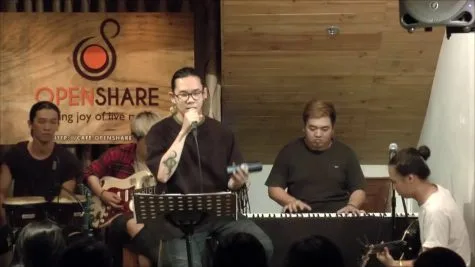 Lắng nghe những câu chuyện tình