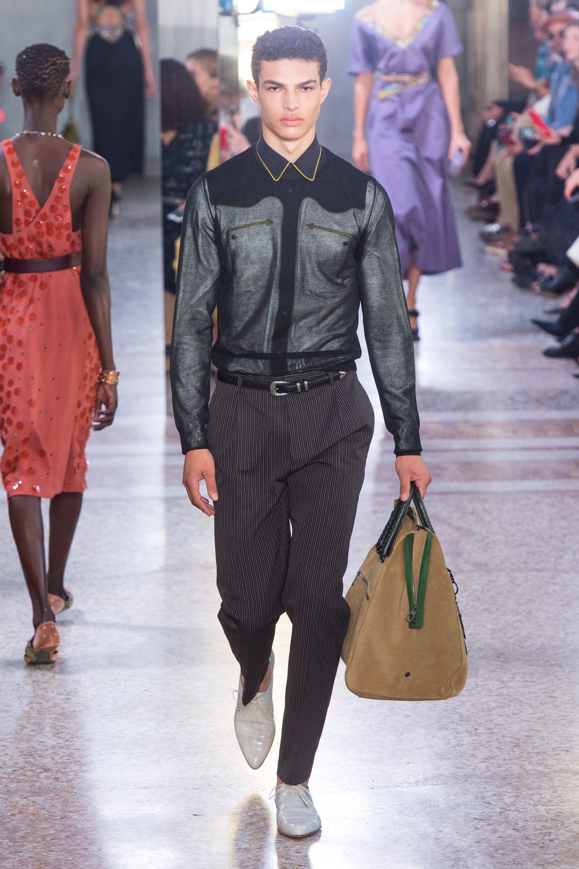 BST thời trang Xuân-Hè 2018 Bottega Veneta cú chuyển mình ngoạn mụcelleman4