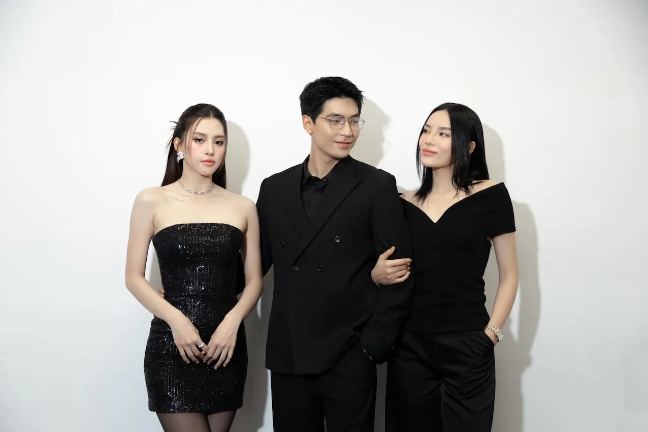 bộ tứ báo thủ