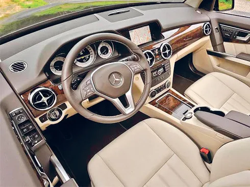 Phần vô lăng của xe thể thao Mercedes GLK Phần vô lăng của xe thể thao Mercedes GLK