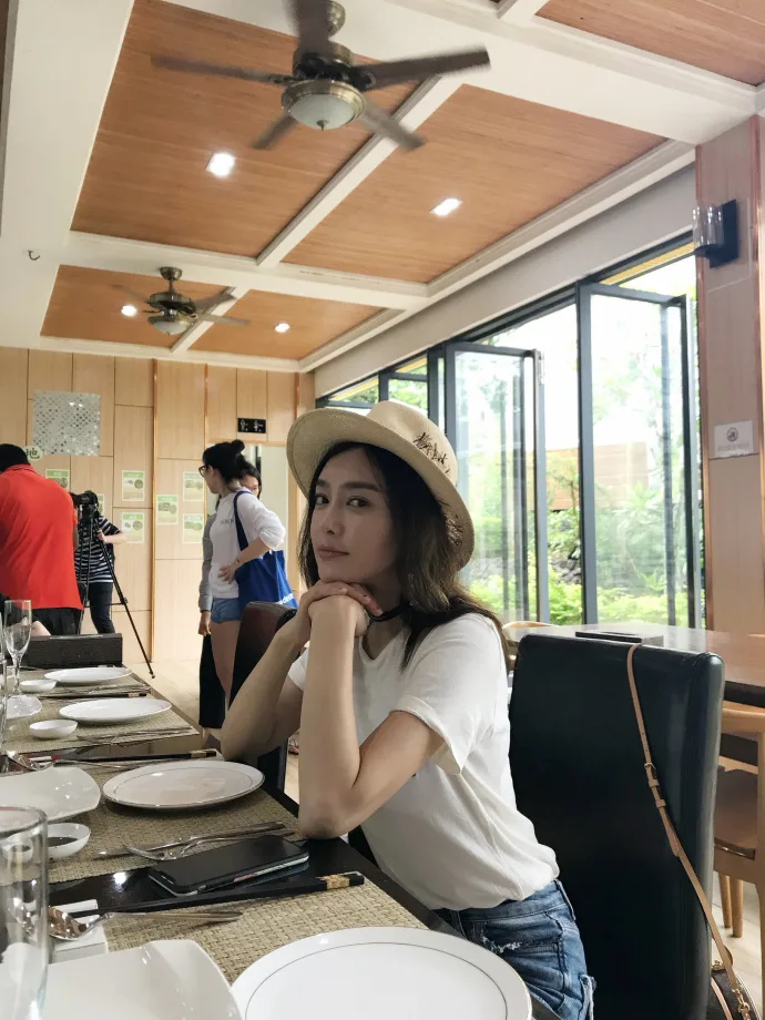 my nhan hoa ngu elle man (2)