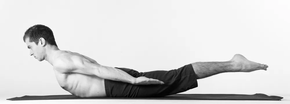 Tập thể dục có giúp tăng chiều cao: Salabhasana