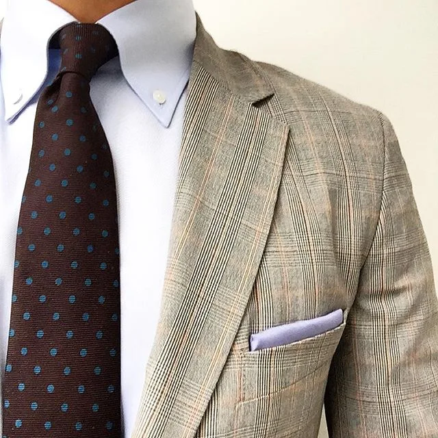 Suit quen thuộc nhưng ấn tượng hơn với những điểm nhấn trên cà vạt hay họa tiết kẻ của vest Cách phối đồ đẹp của các "ông thần thời trang" trên Instagram