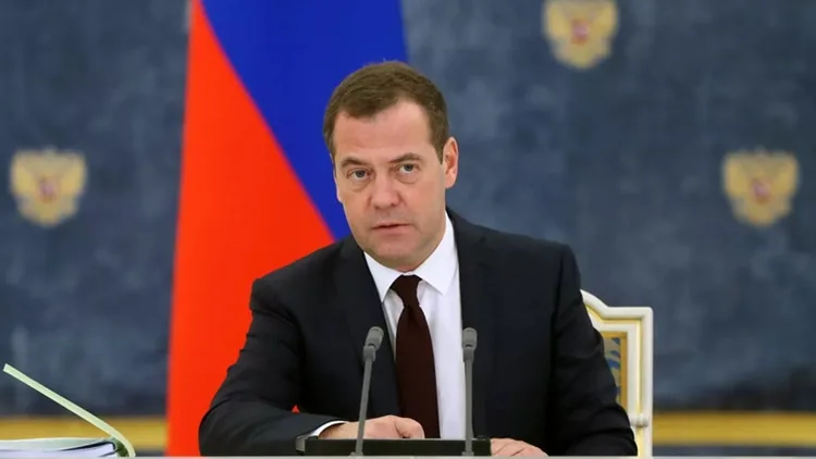 Dmitry Medvedev-elleman-1219