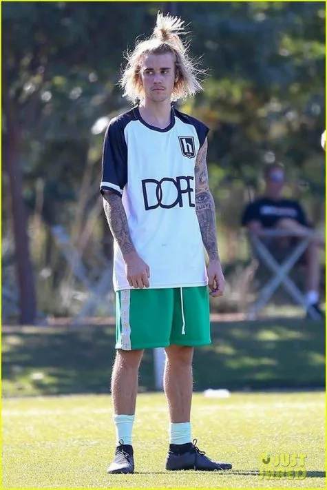 ca si justin bieber elle man