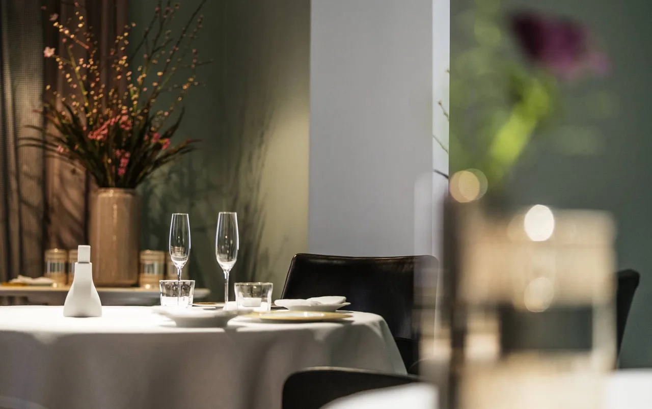 Tom Ford - Osteria Francescana - elle man (5)