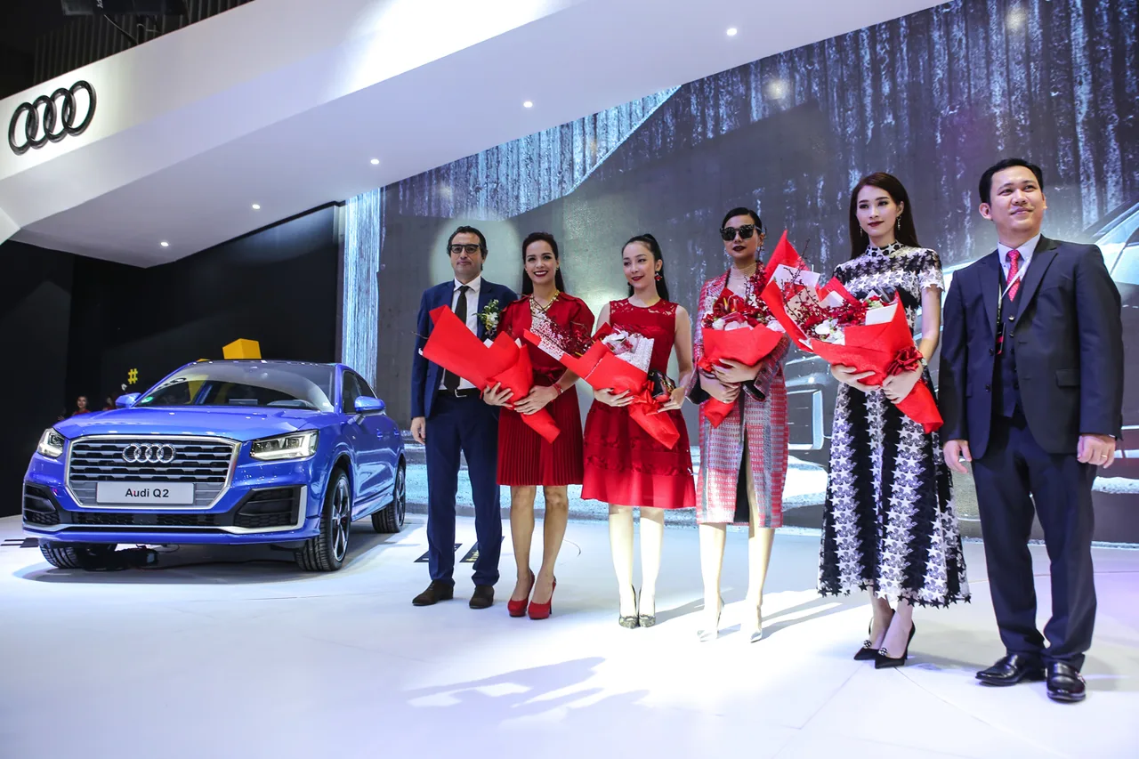 Audi Q2 cùng dàng sao trong sự kiện.