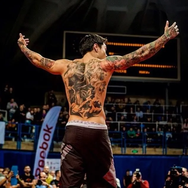 Quái vật thể hình Chris Heria