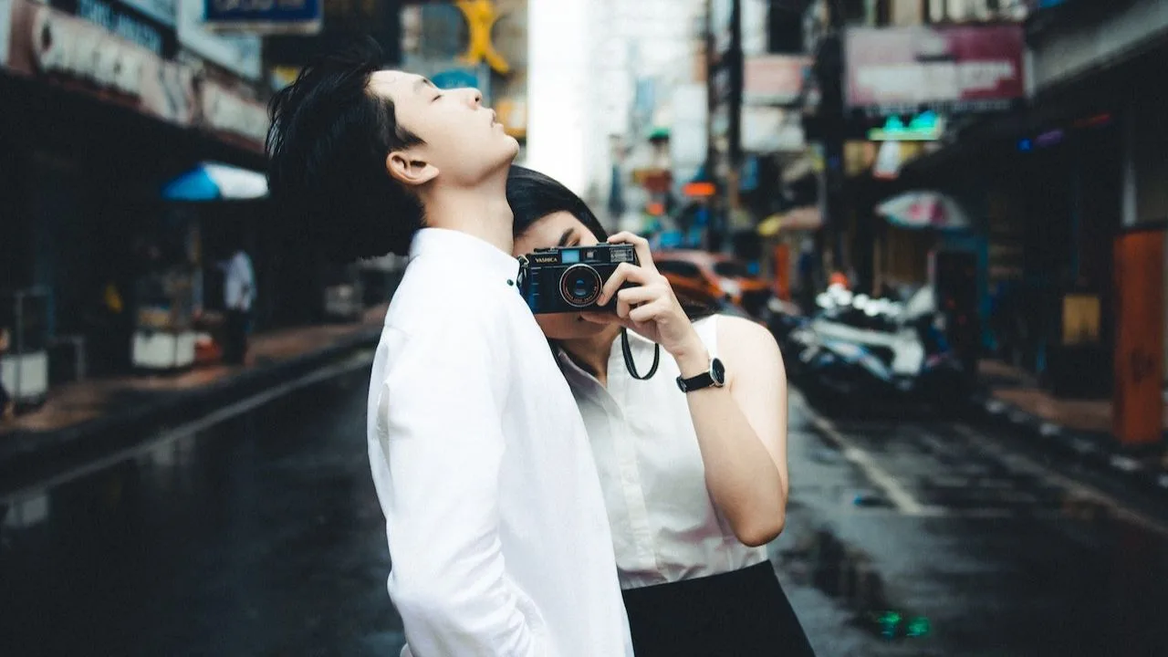 Dấu hiệu nào cho thấy nàng sẵn sàng nhận lời tỏ tình của bạn?