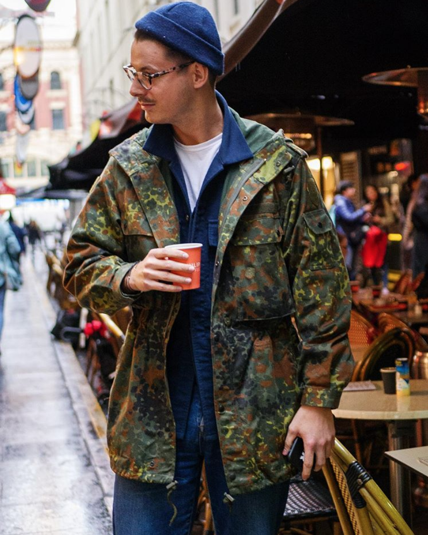 fashionisto mặc thời trang quân đội hoạ tiết camo